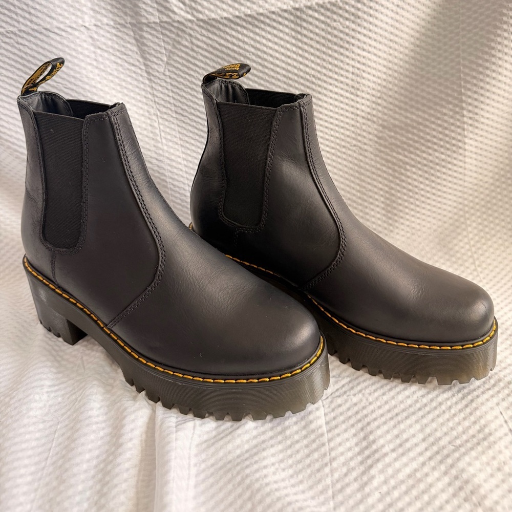 Dr. Martens Black Platform Ankle Chelsea Boots Women Size 10 NWOB